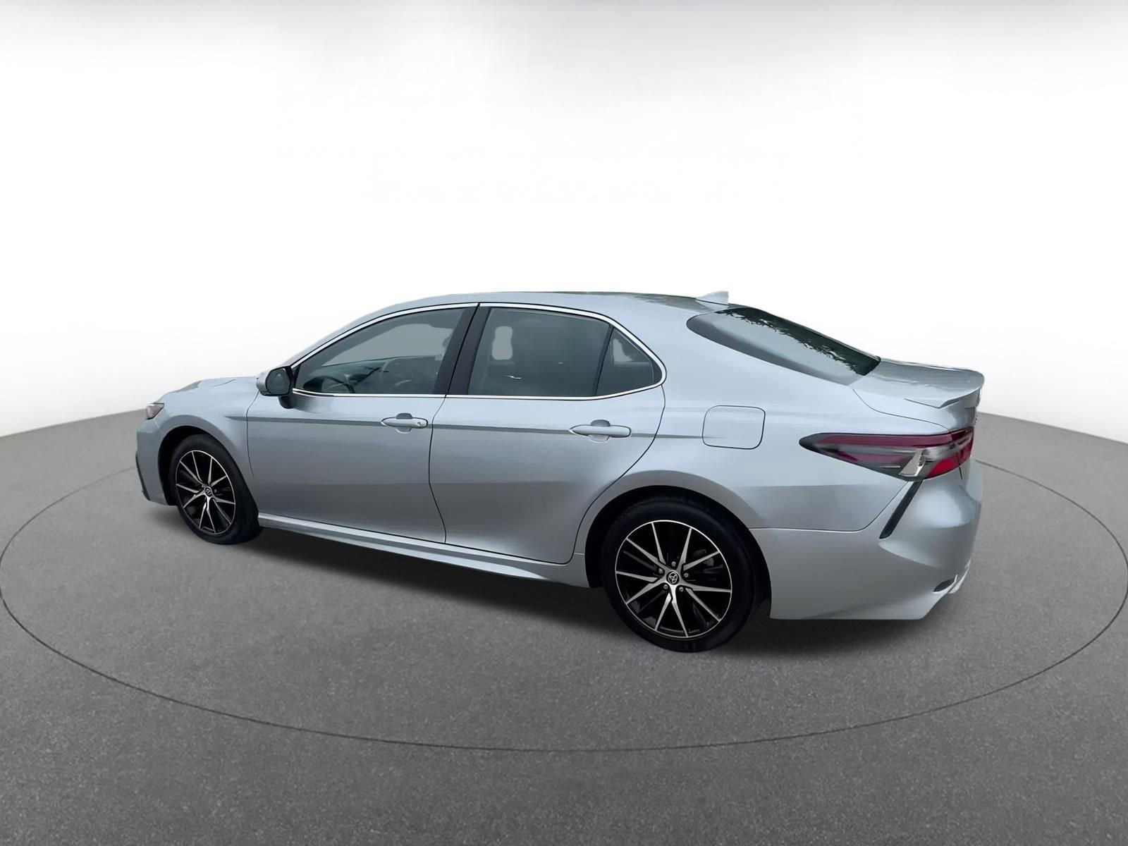 Thumbnail: 2024 Toyota Camry - 10