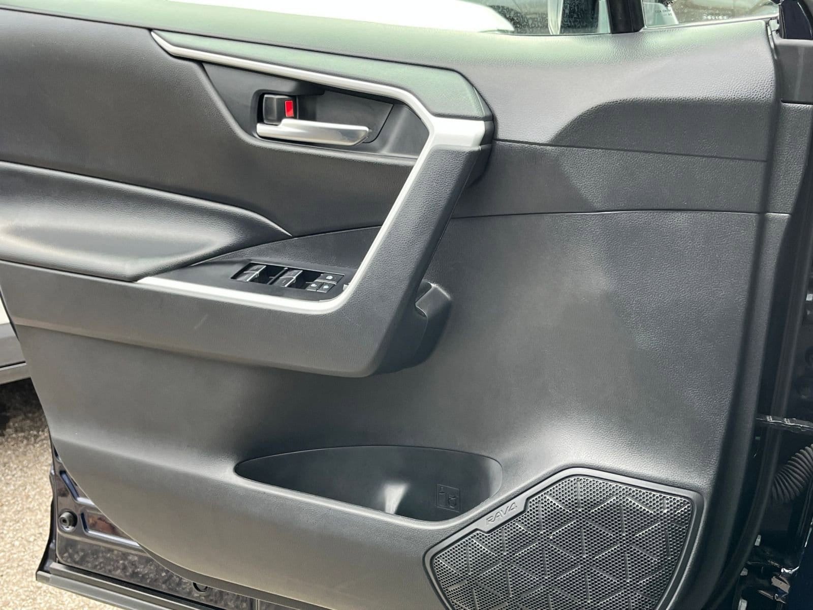 Thumbnail: 2025 Toyota RAV4 - 20