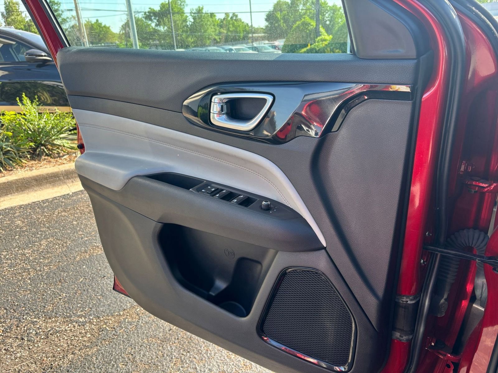 Thumbnail: 2025 Jeep Compass - 18