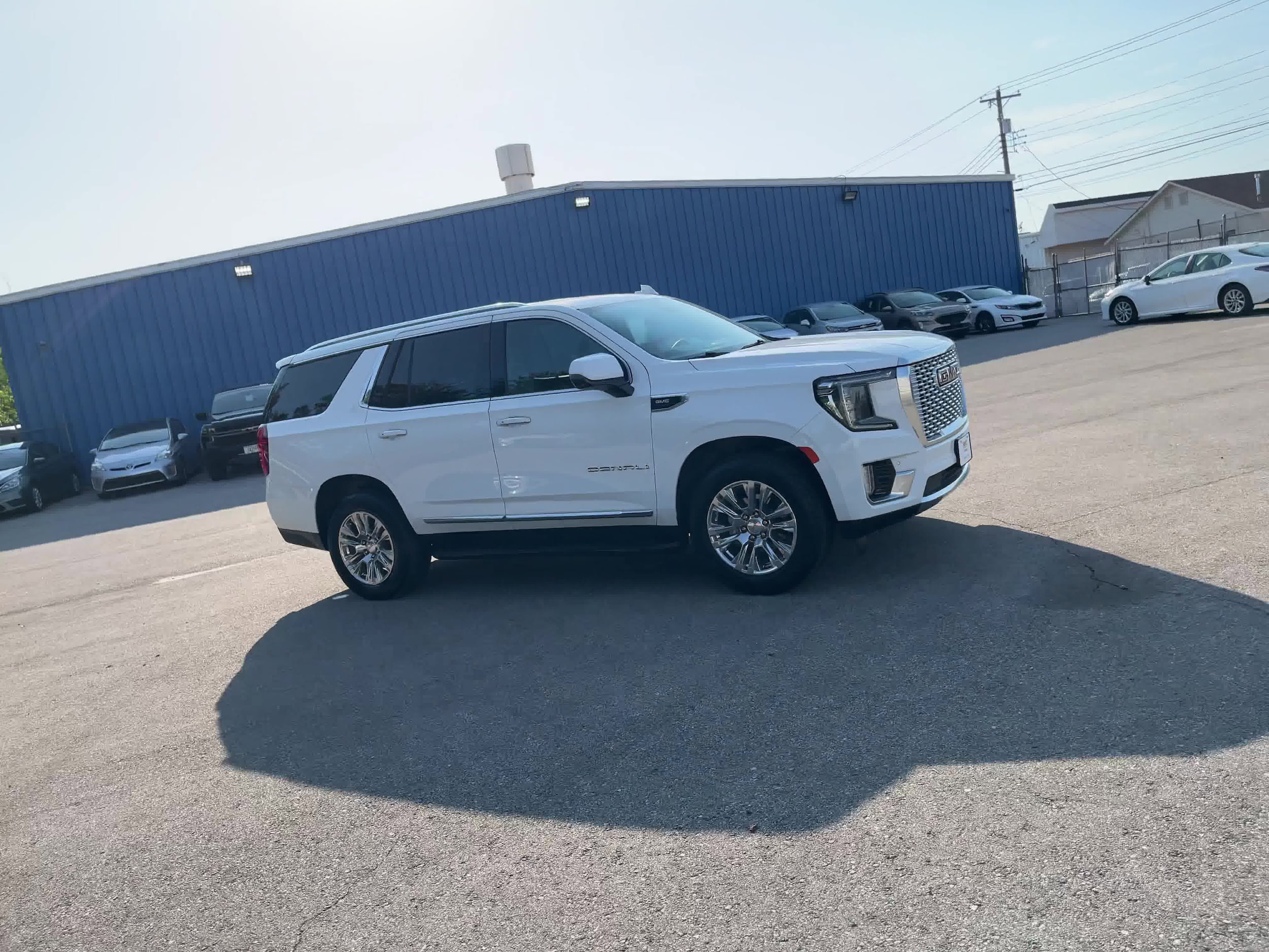 2023 GMC Yukon Denali 2