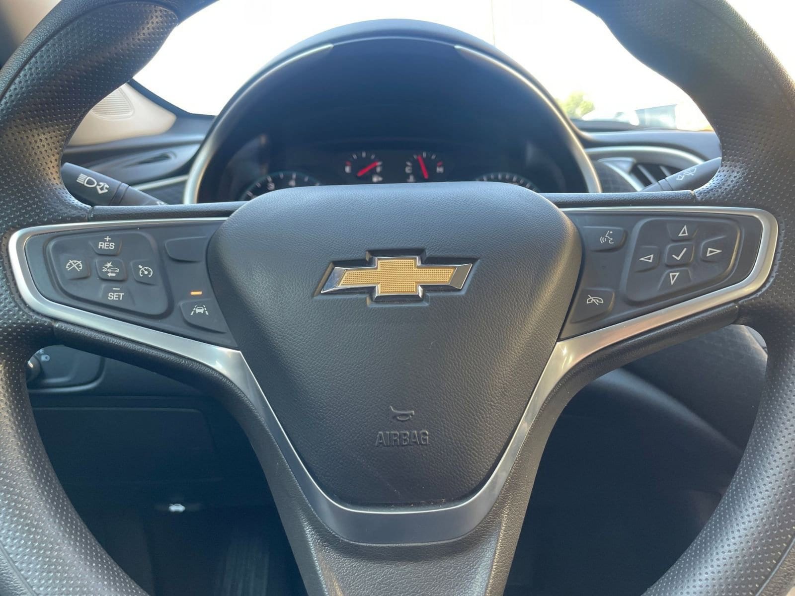 Thumbnail: 2023 Chevrolet Malibu - 28