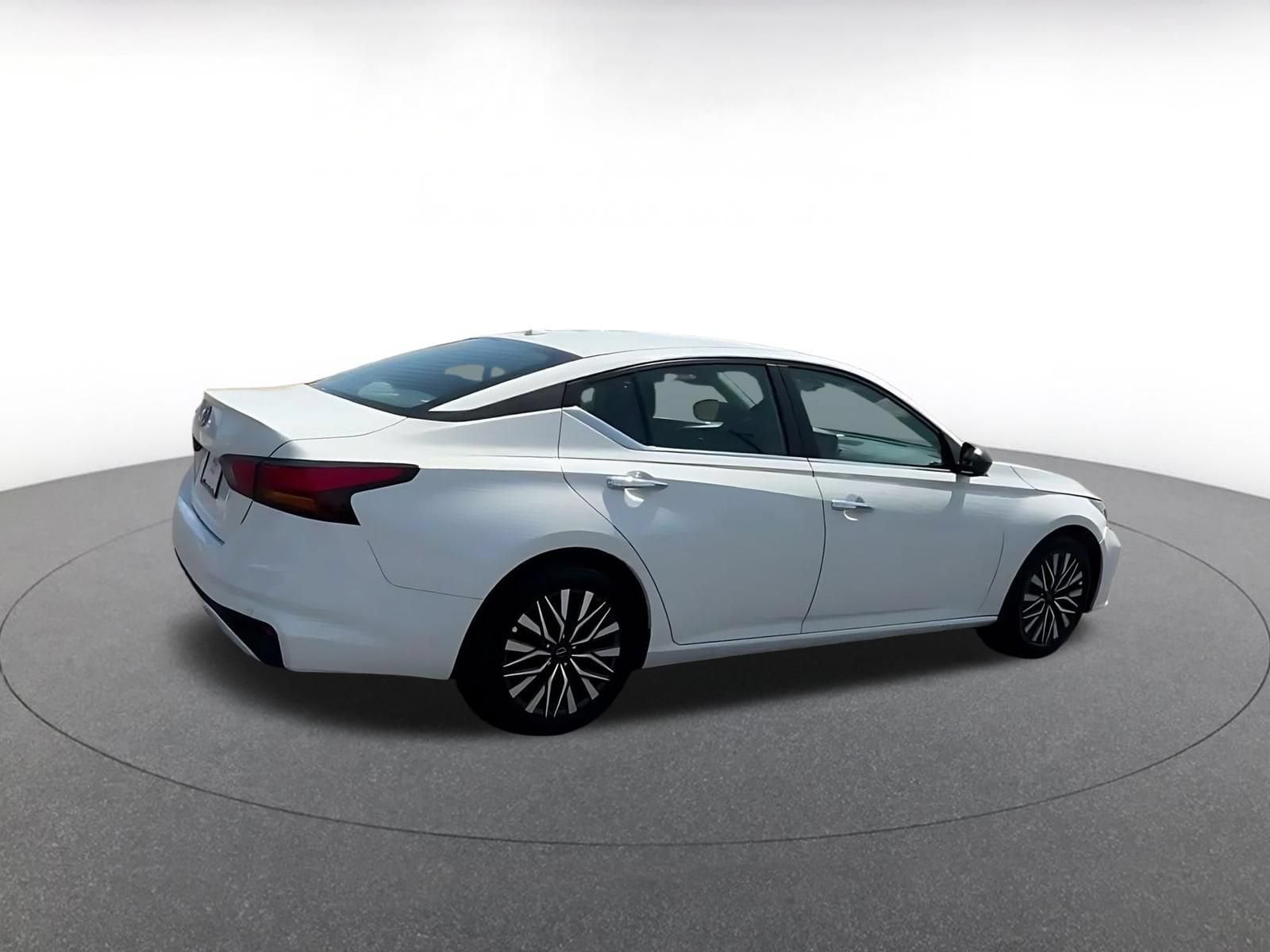 Thumbnail: 2025 Nissan Altima - 14