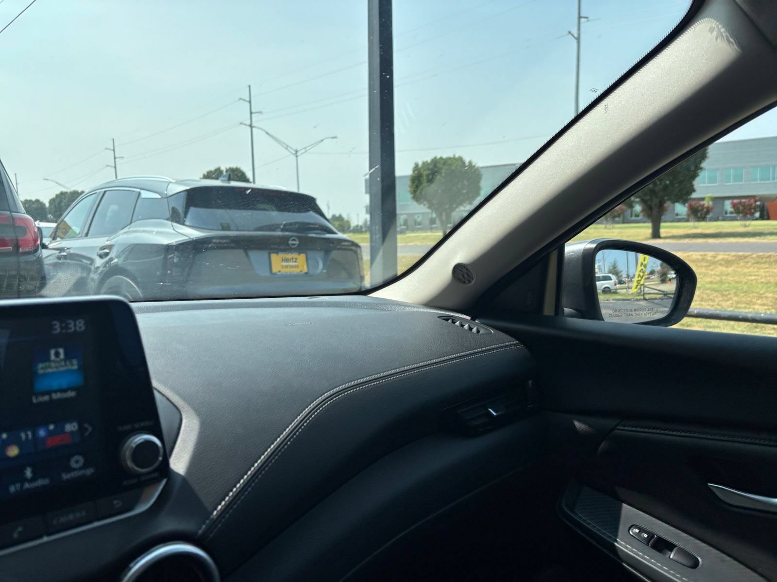 Thumbnail: 2025 Nissan Sentra - 32