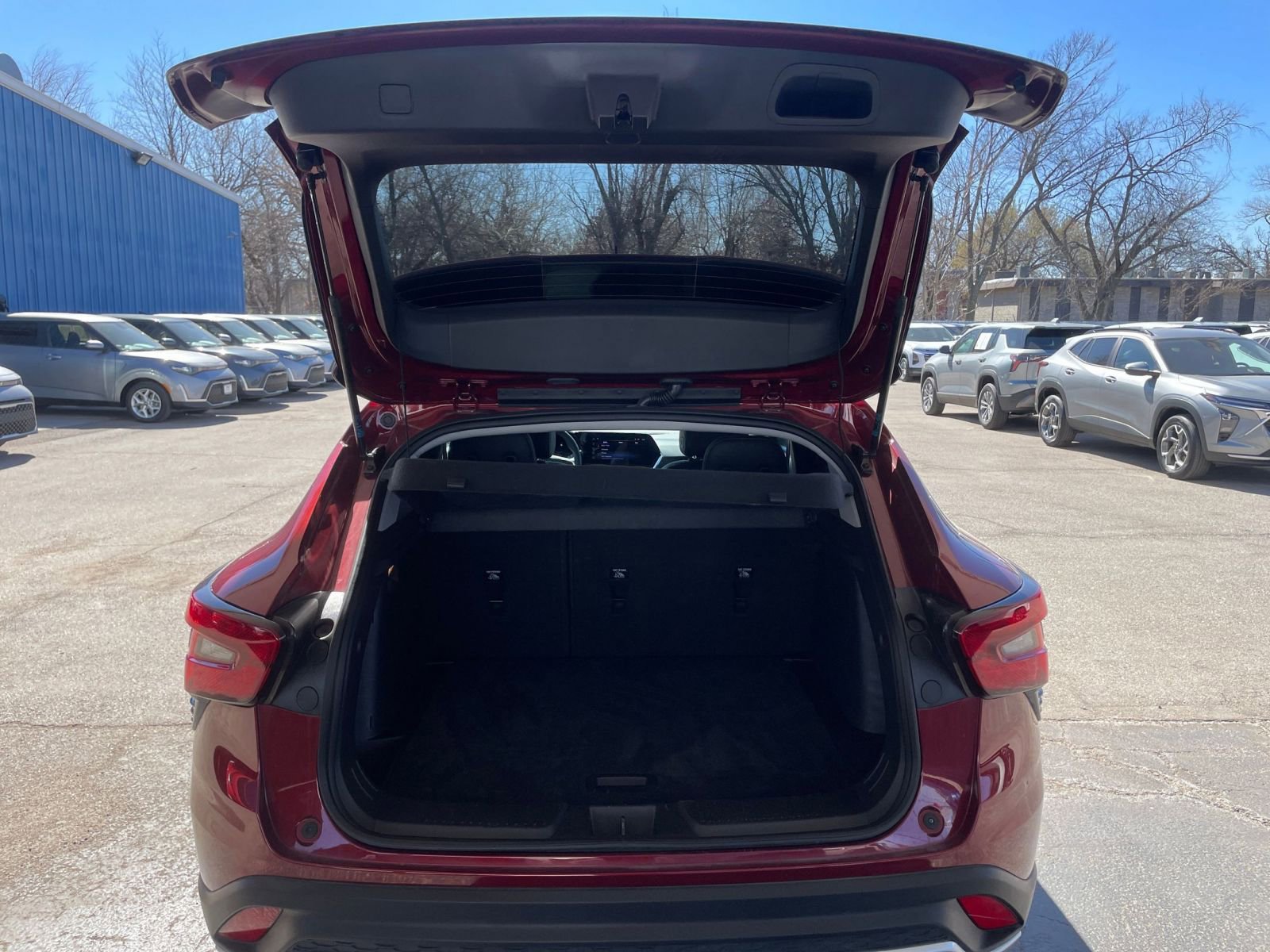 Thumbnail: 2025 Chevrolet Trax - 28