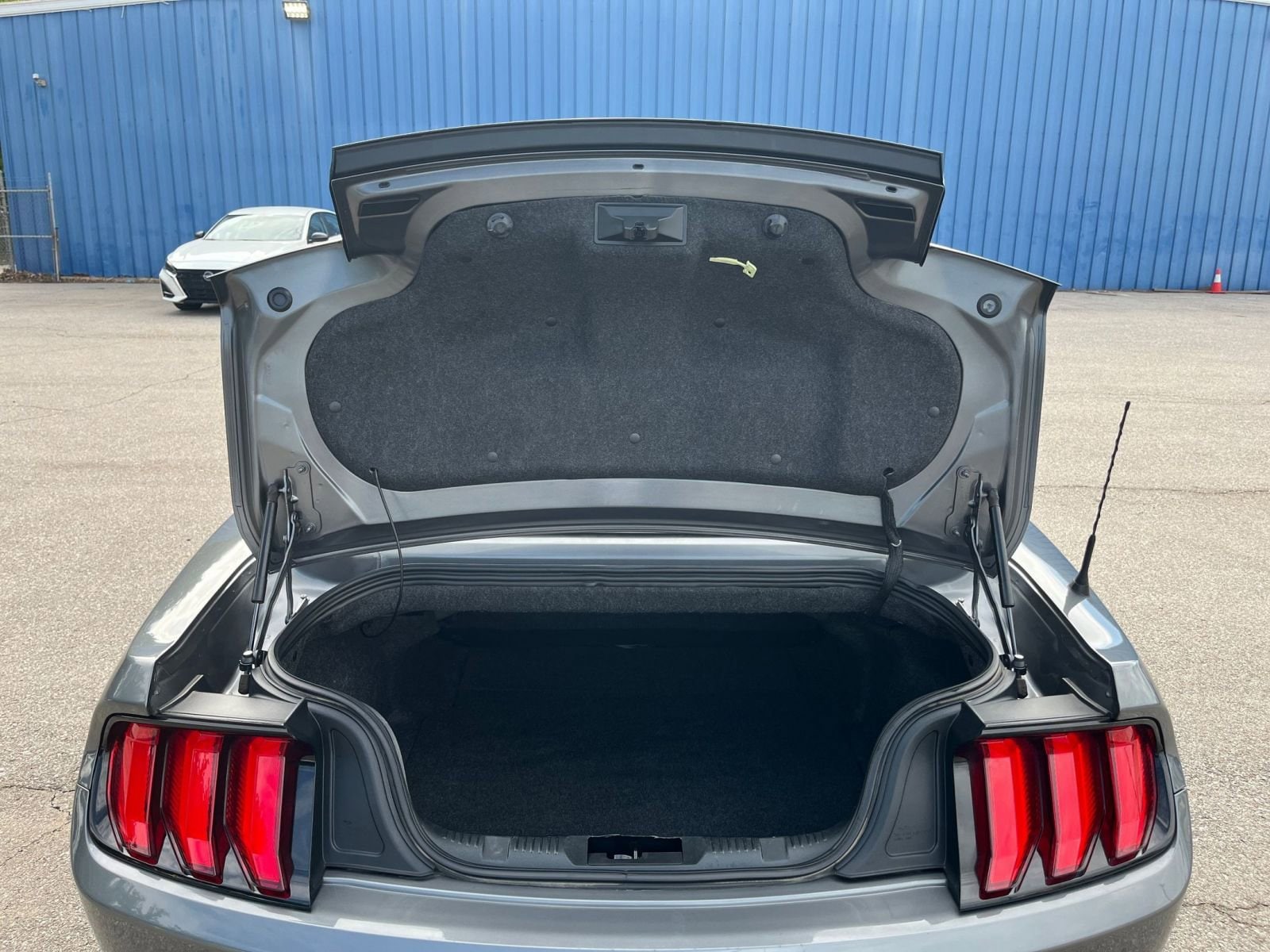 Thumbnail: 2022 Ford Mustang - 30