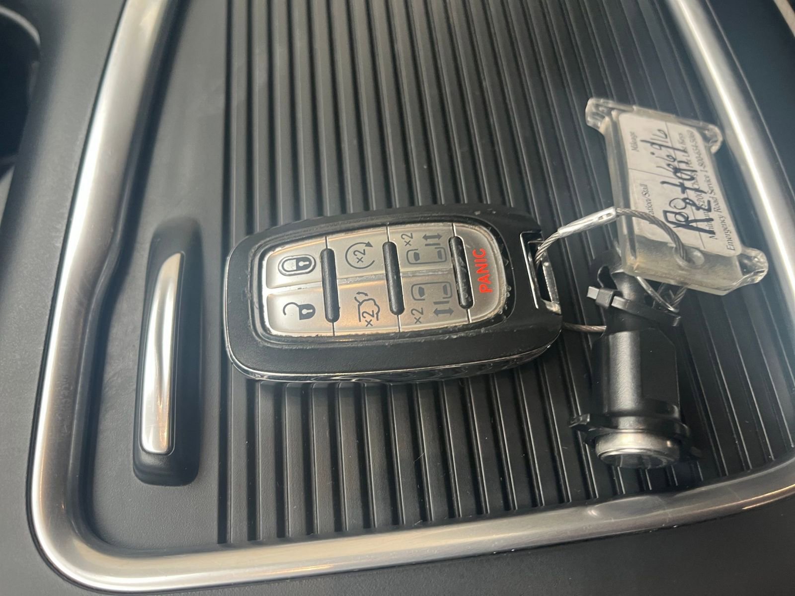 Thumbnail: 2023 Chrysler Pacifica - 22