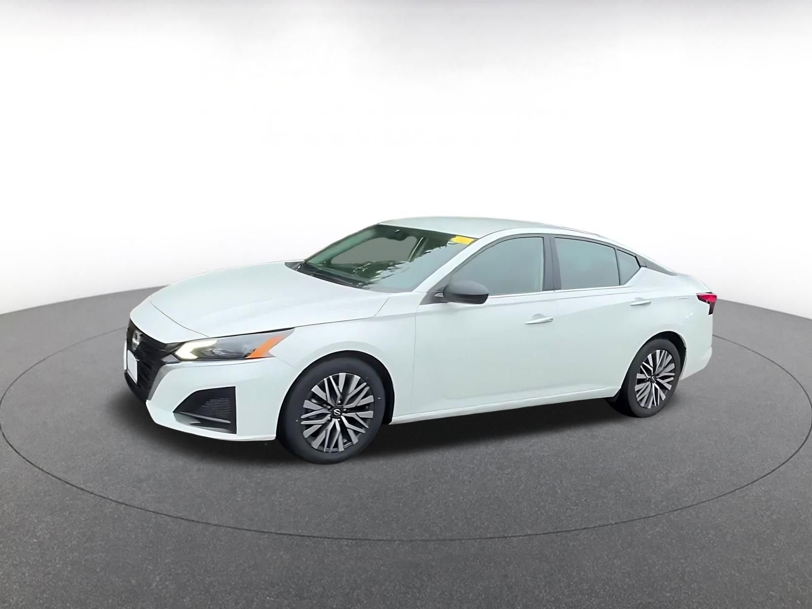 Thumbnail: 2025 Nissan Altima - 8