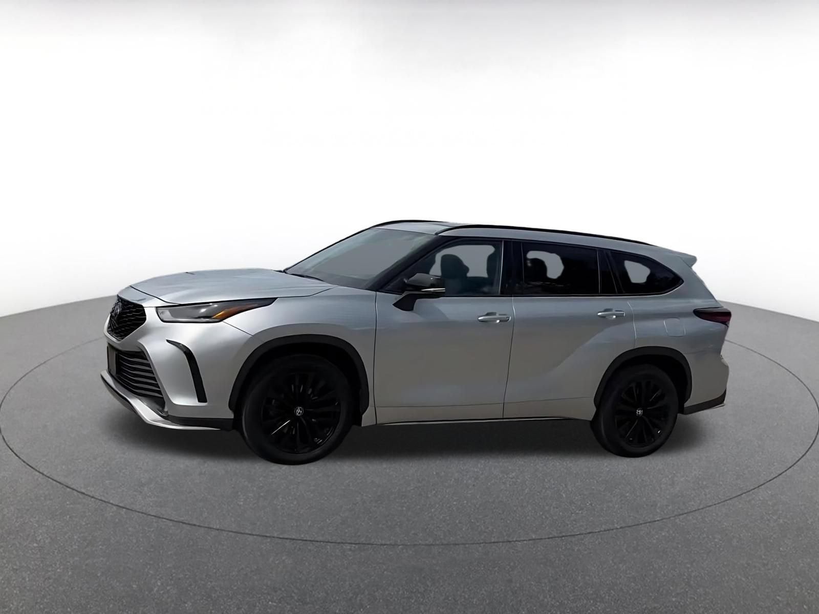 Thumbnail: 2025 Toyota Highlander - 8
