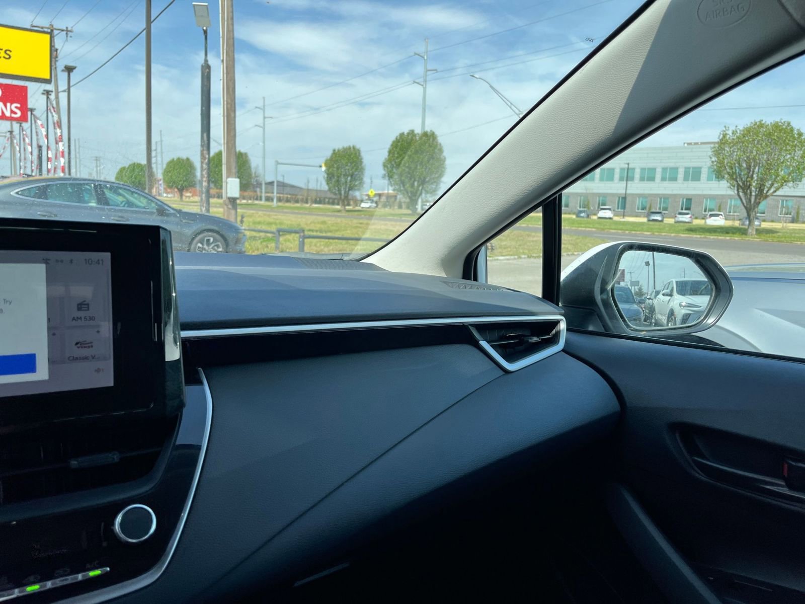 Thumbnail: 2025 Toyota Corolla - 33