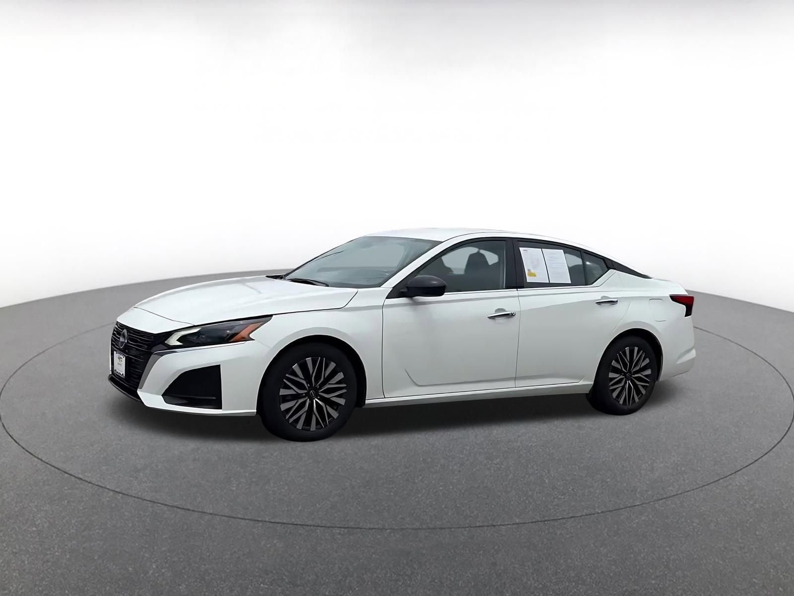 Thumbnail: 2025 Nissan Altima - 8