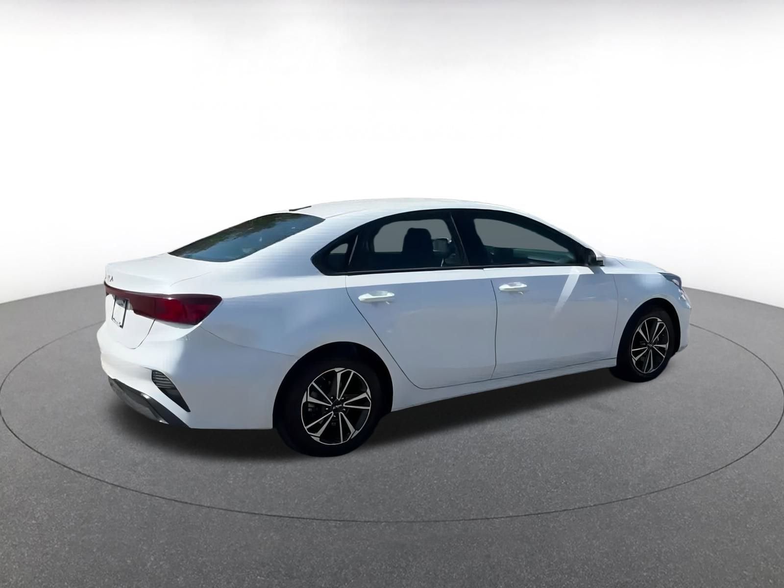 Thumbnail: 2024 Kia Forte - 14
