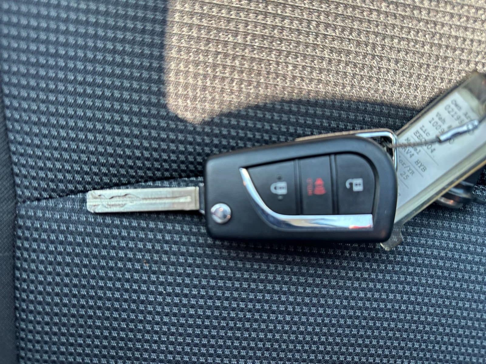 Thumbnail: 2025 Toyota RAV4 - 22