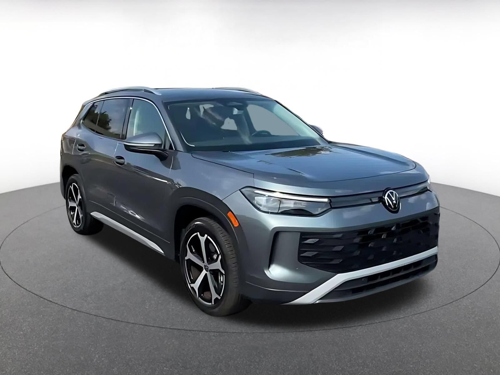 Thumbnail: 2026 Volkswagen Tiguan - 3