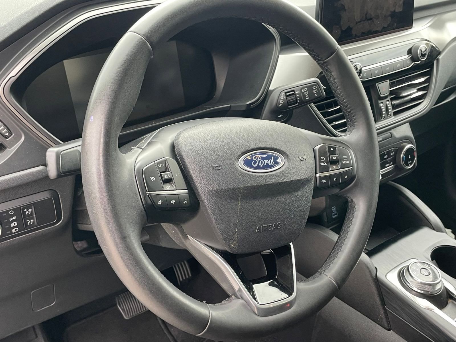 Thumbnail: 2023 Ford Escape - 7