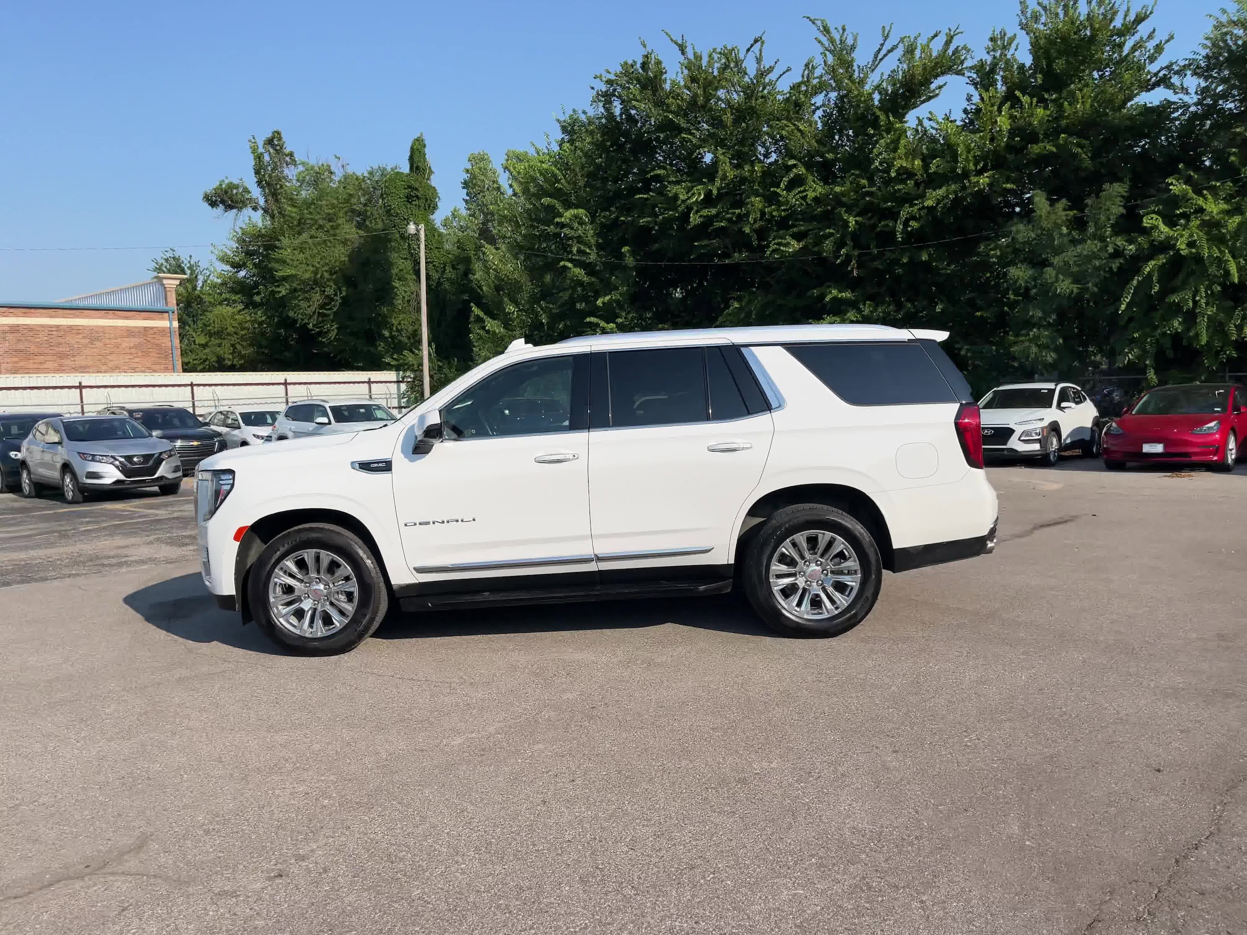 2023 GMC Yukon Denali 8