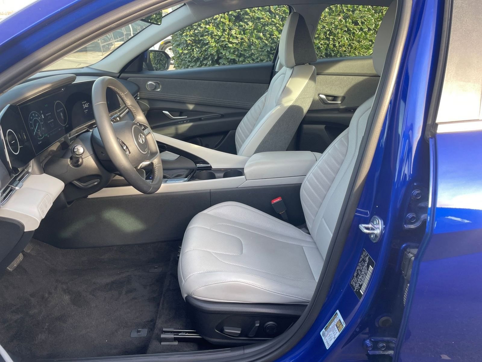 Thumbnail: 2025 Hyundai Elantra - 25