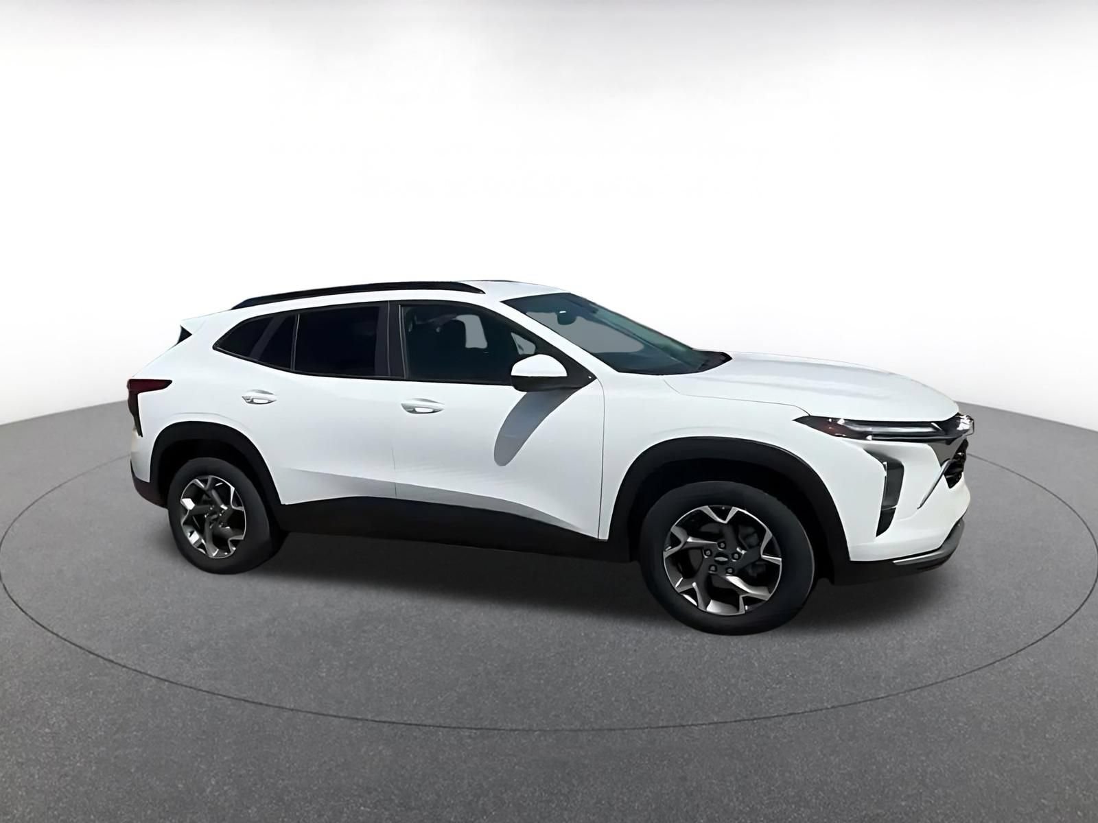 Thumbnail: 2025 Chevrolet Trax - 2