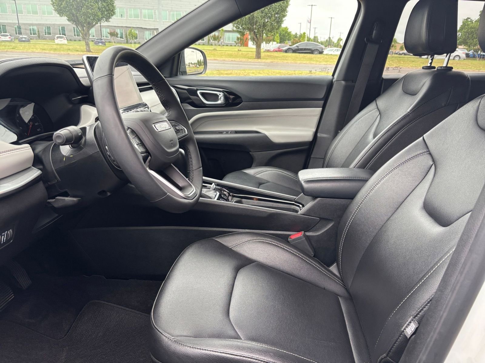 Thumbnail: 2025 Jeep Compass - 28