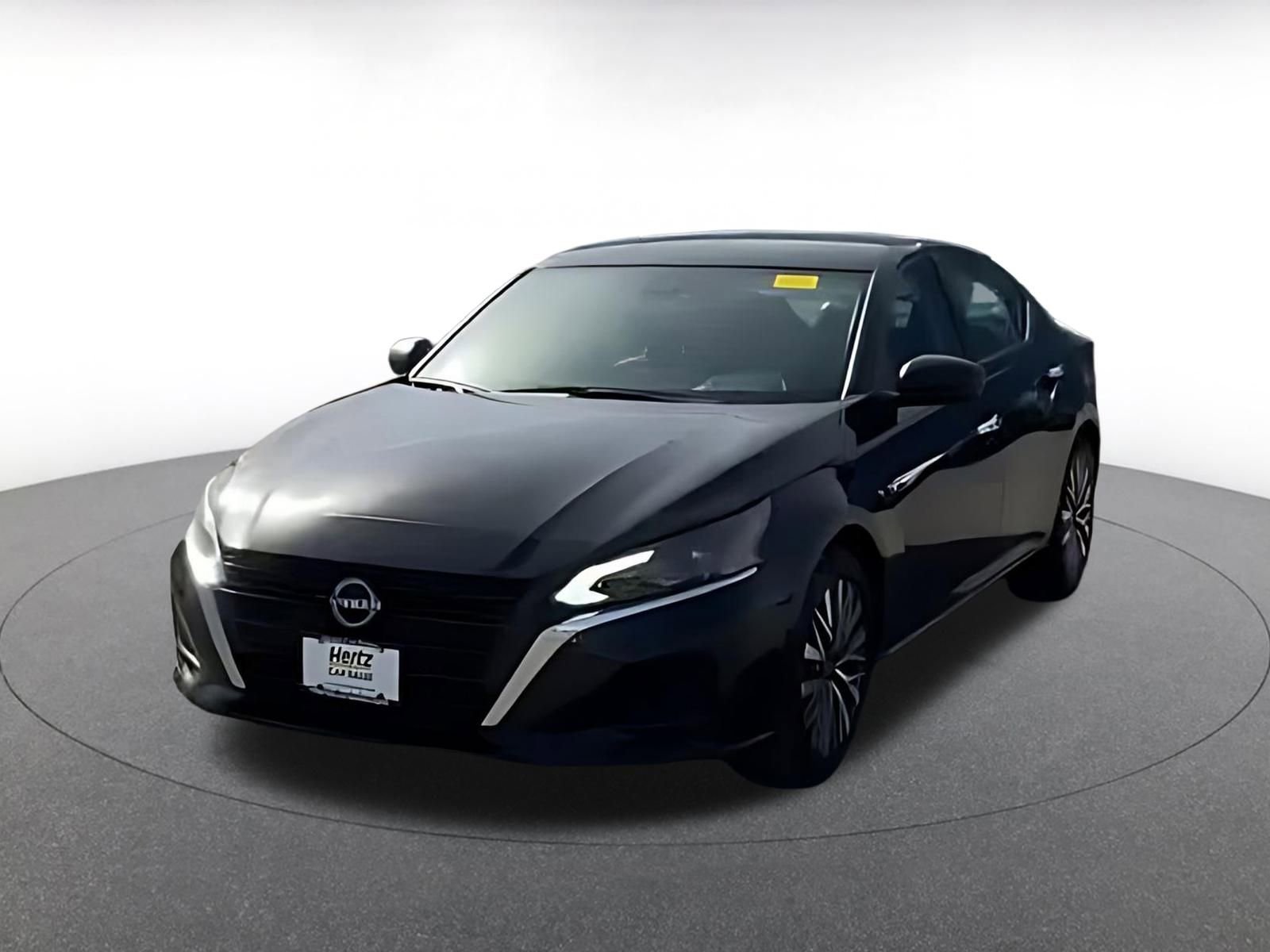 Thumbnail: 2025 Nissan Altima - 4