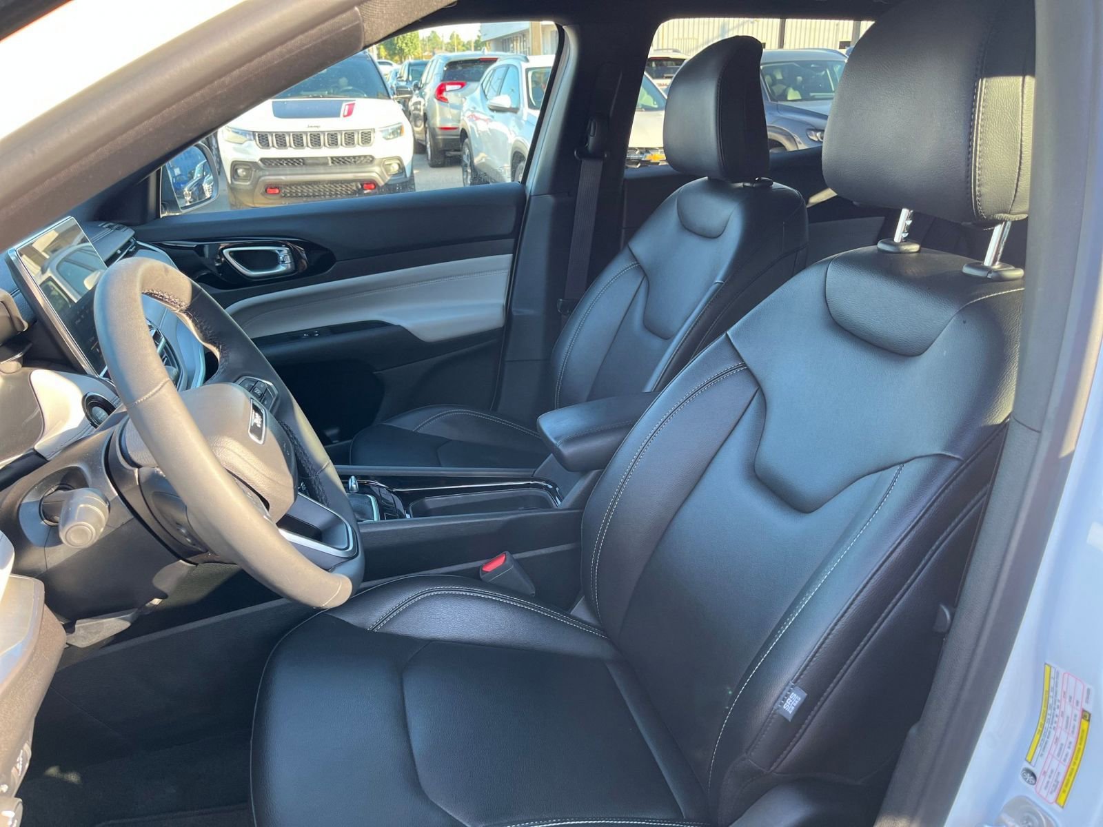 Thumbnail: 2025 Jeep Compass - 27