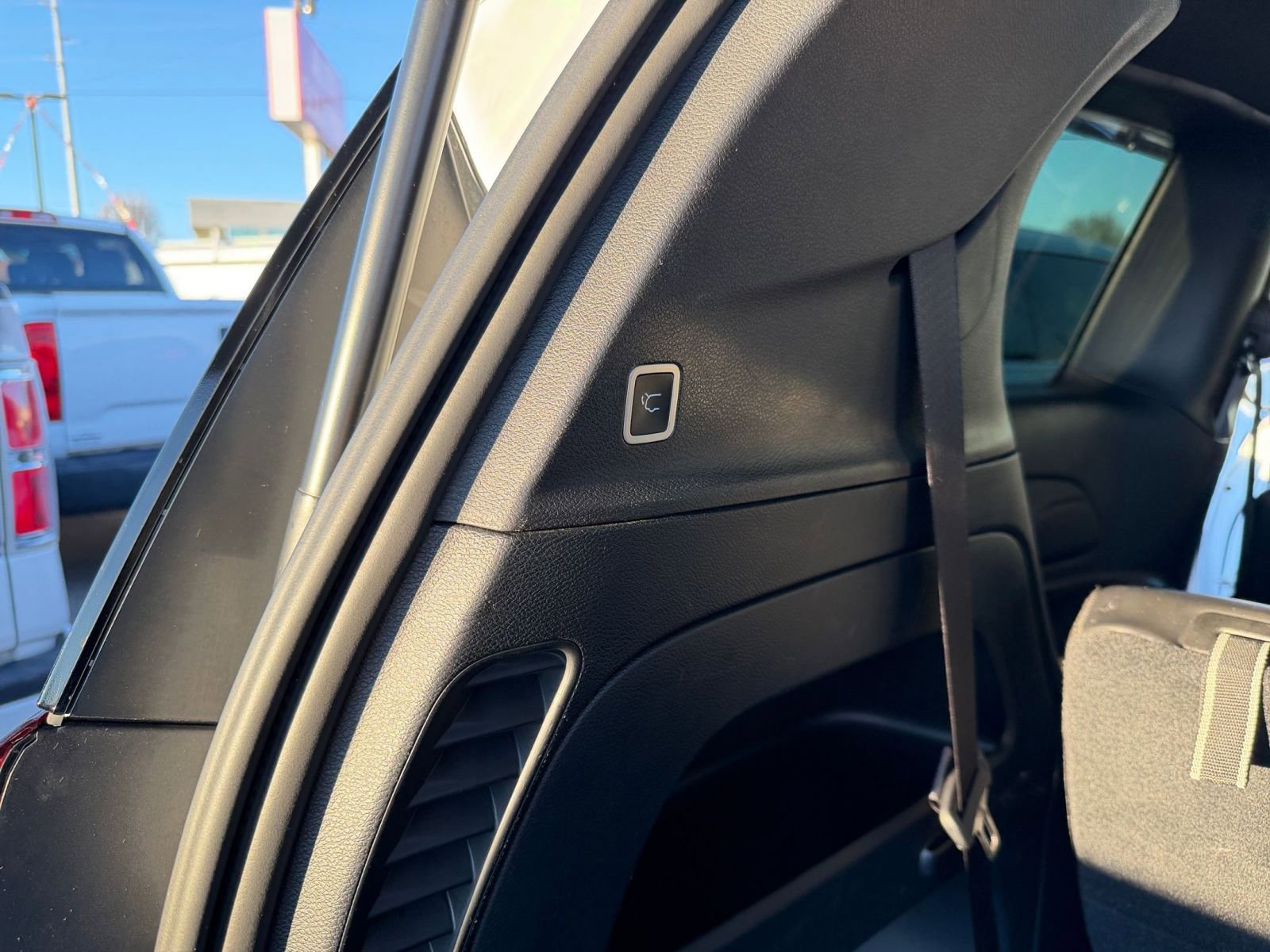 Thumbnail: 2025 Chrysler Pacifica - 25