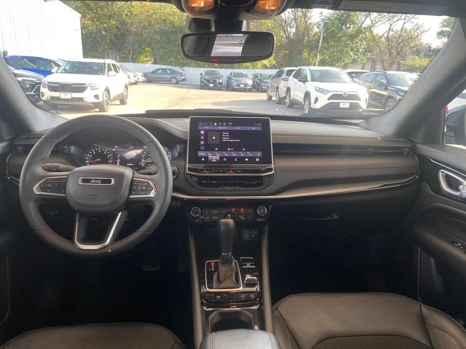 Thumbnail: 2025 Jeep Compass - 32