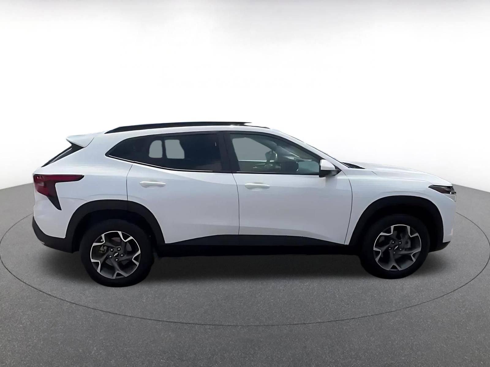Thumbnail: 2025 Chevrolet Trax - 16