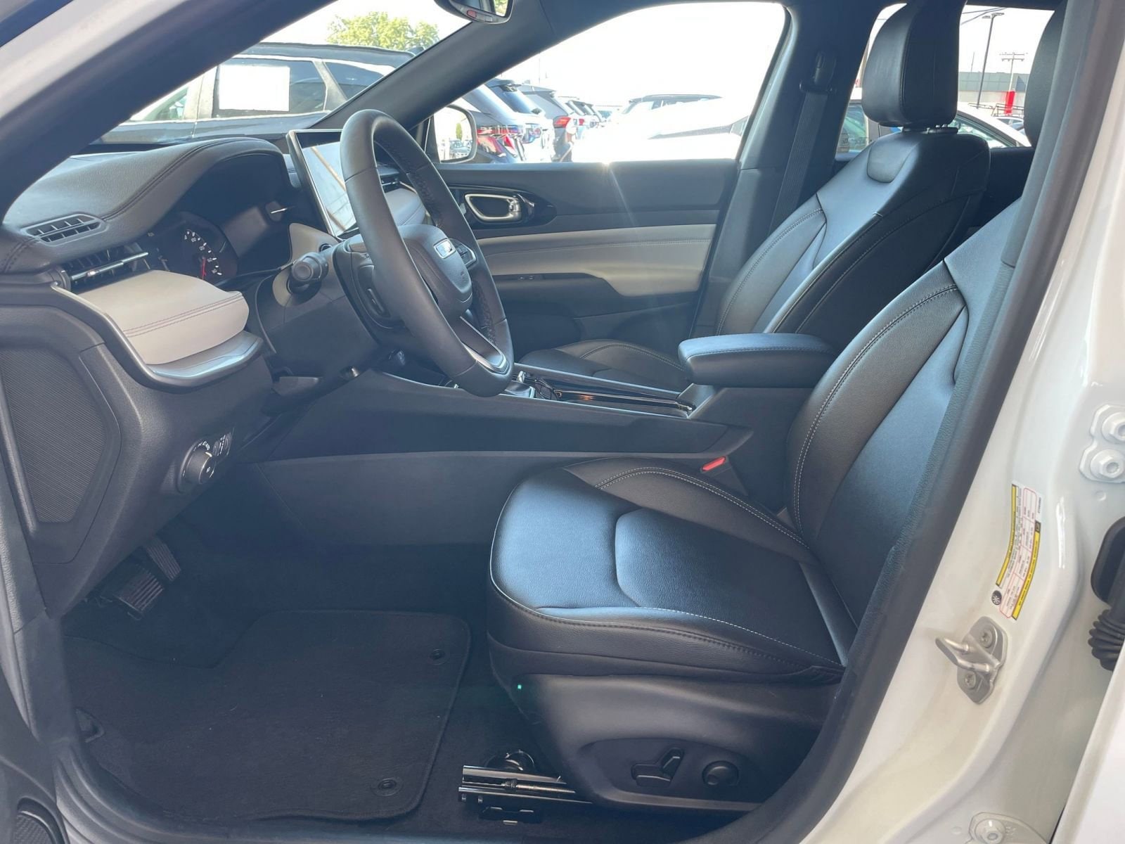 Thumbnail: 2025 Jeep Compass - 27