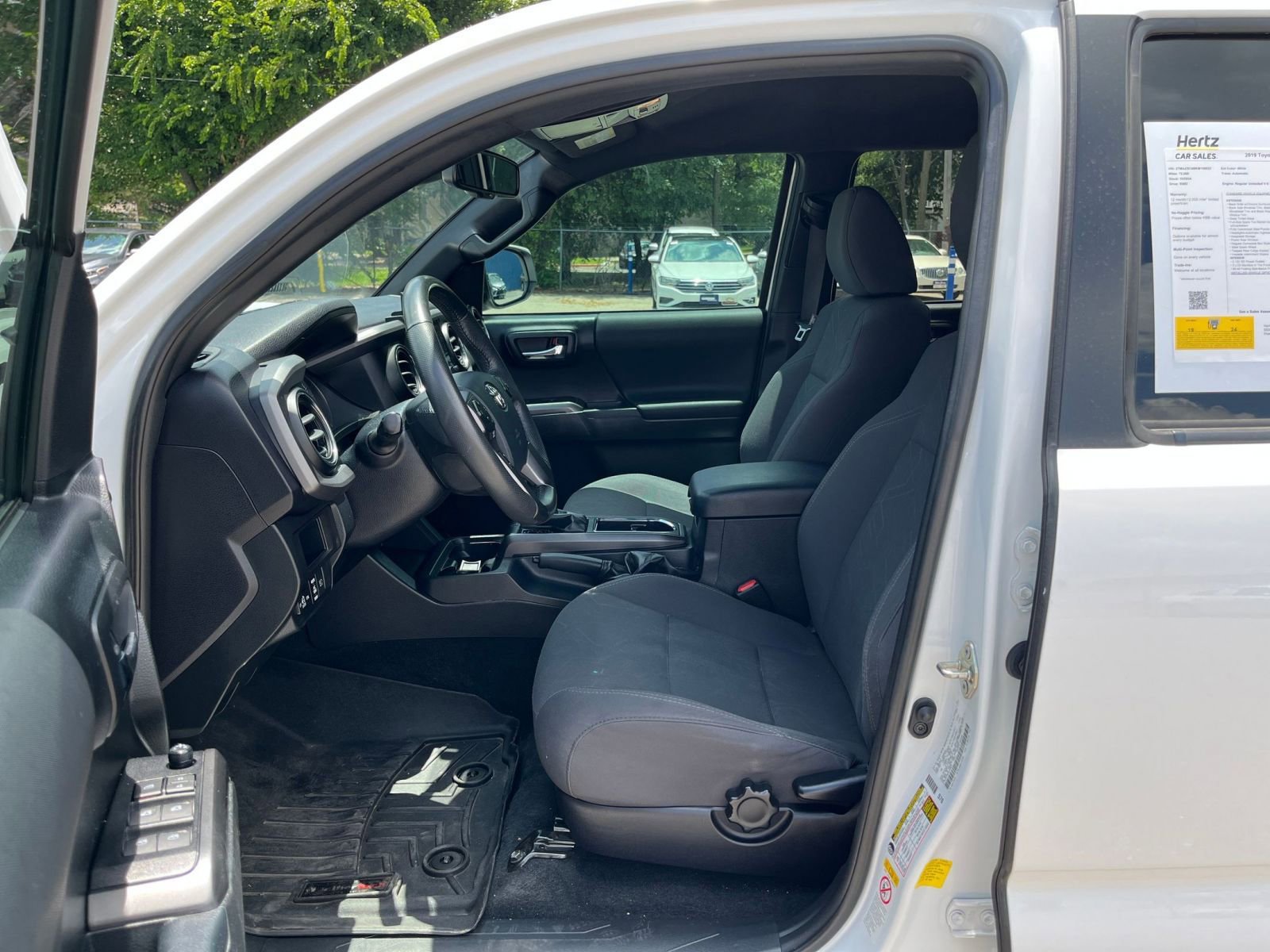 Thumbnail: 2019 Toyota Tacoma - 25