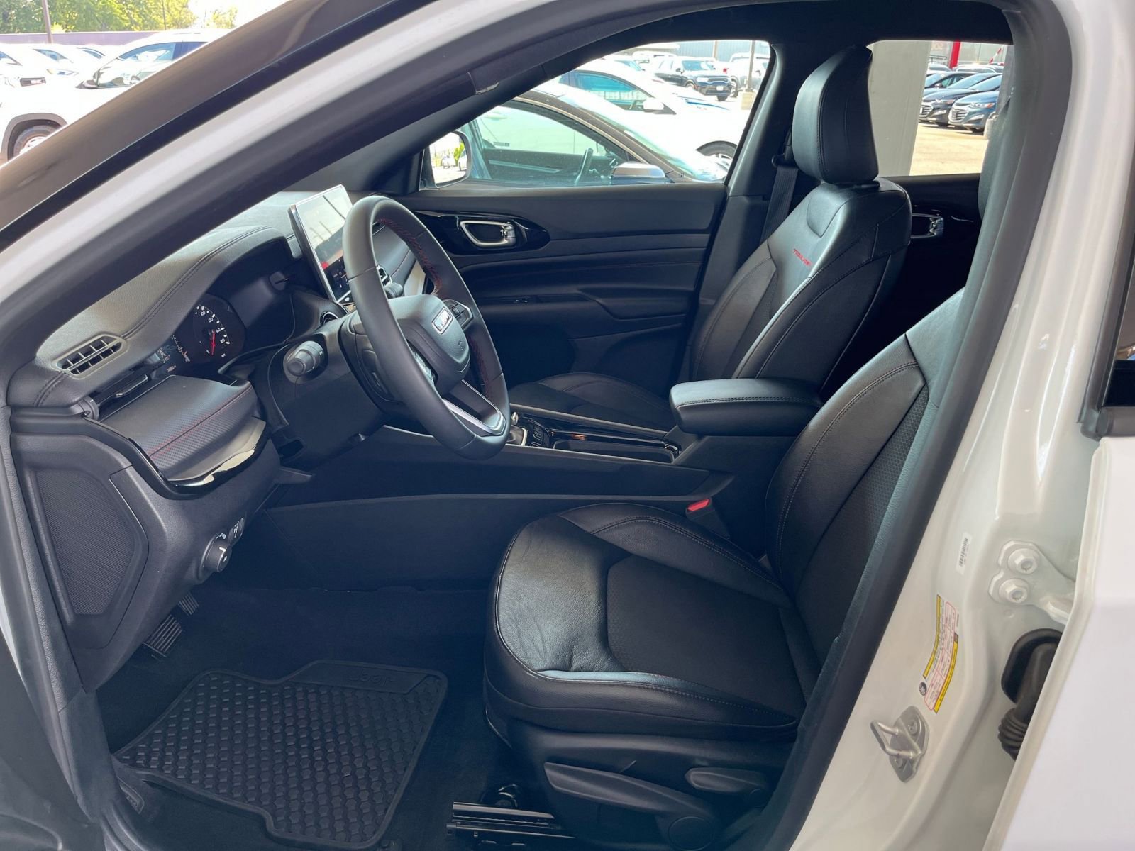 Thumbnail: 2025 Jeep Compass - 25