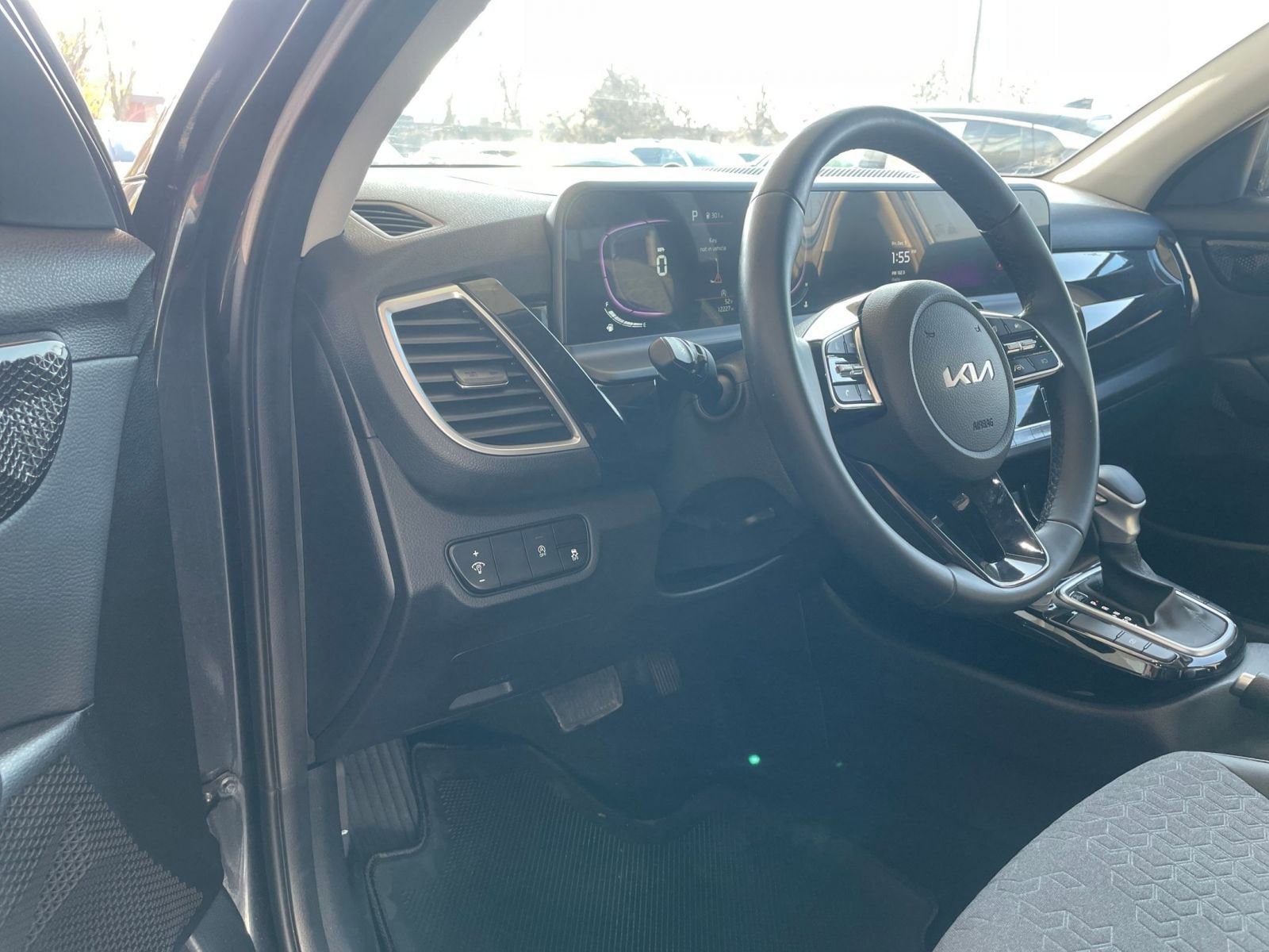 Thumbnail: 2025 Kia Seltos - 33