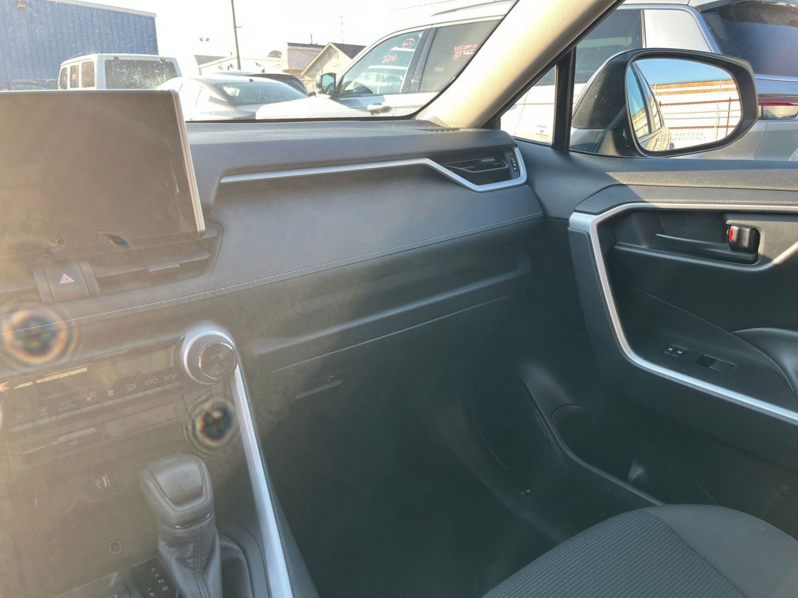 Thumbnail: 2025 Toyota RAV4 - 34