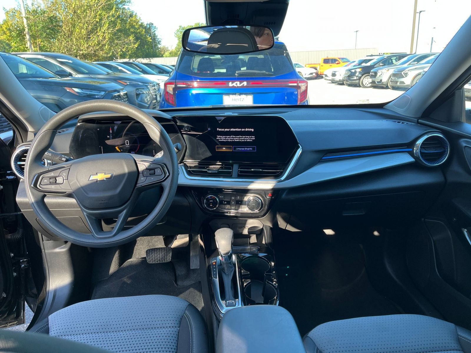 Thumbnail: 2025 Chevrolet Trax - 32