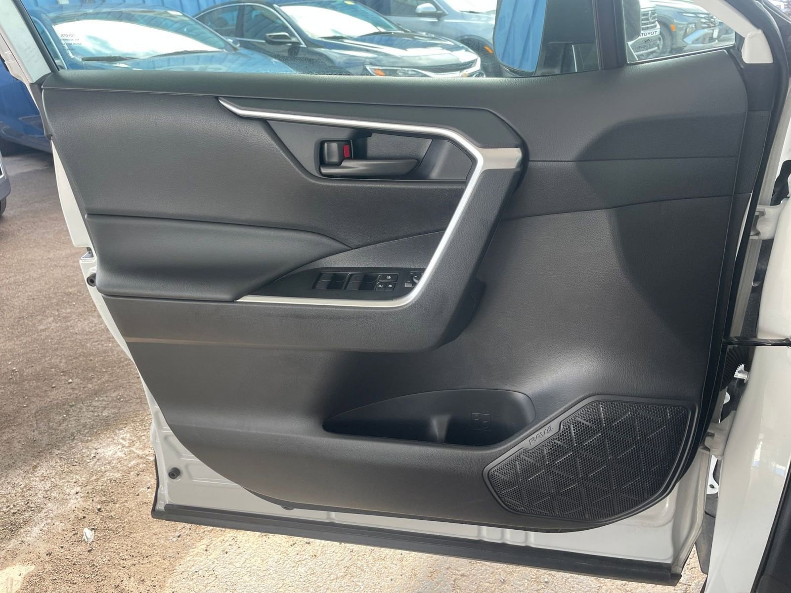 Thumbnail: 2025 Toyota RAV4 - 20