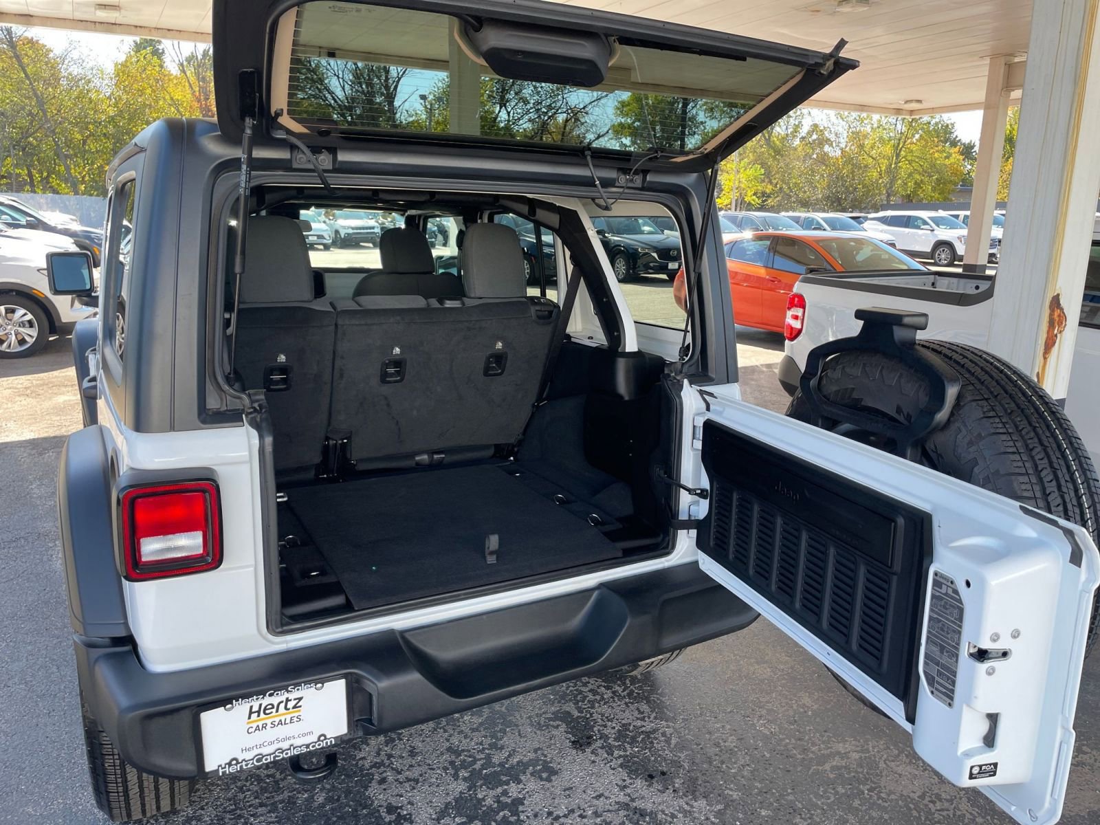 Thumbnail: 2025 Jeep Wrangler - 30