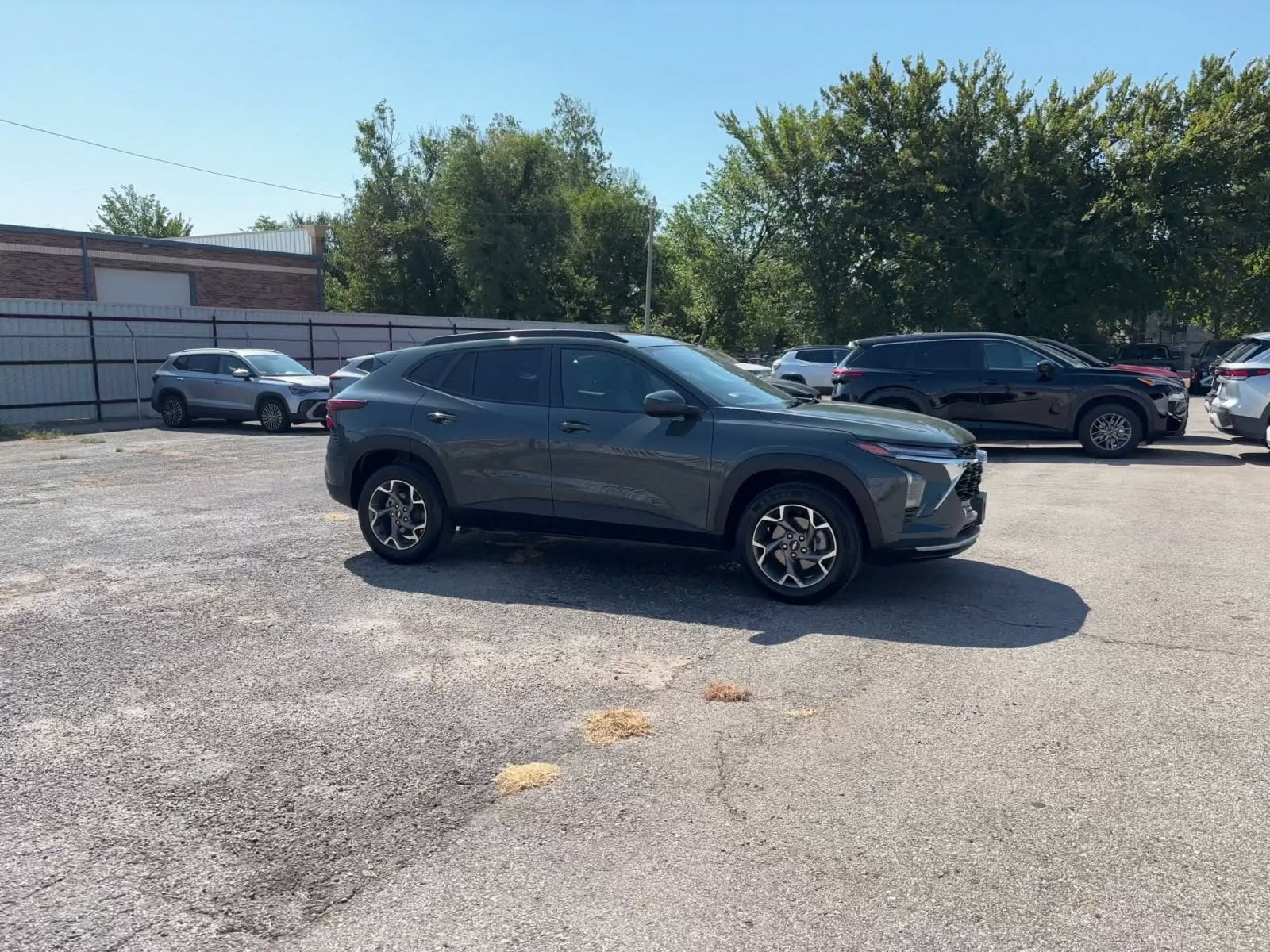 Thumbnail: 2025 Chevrolet Trax - 2