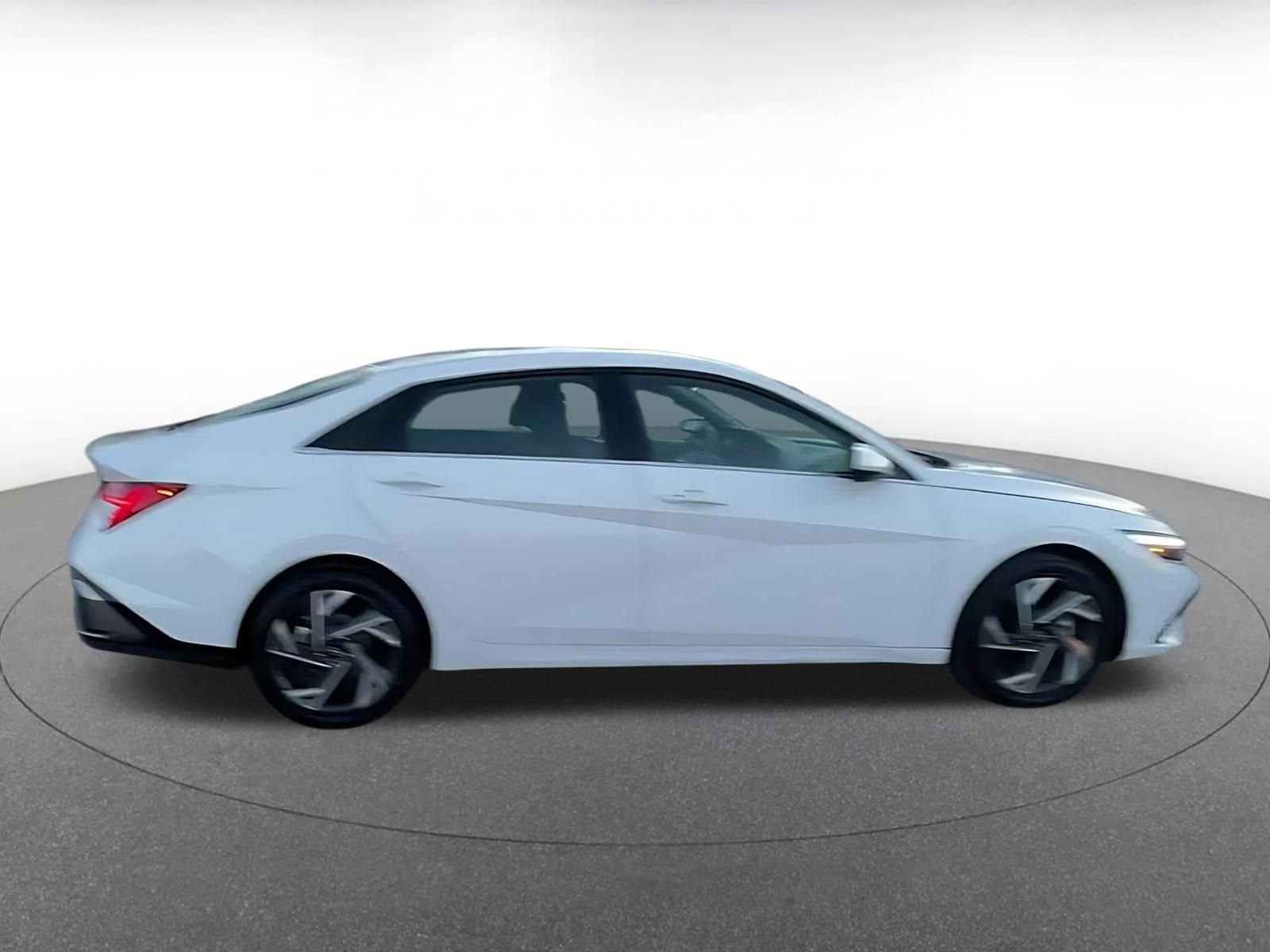 Thumbnail: 2025 Hyundai Elantra - 16