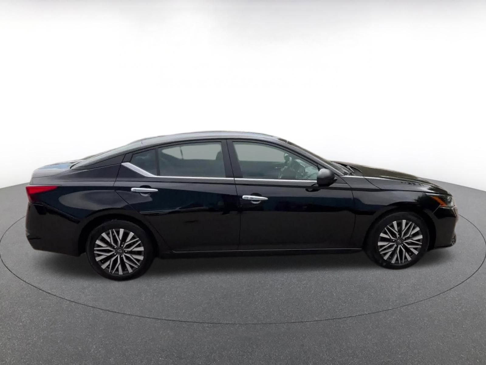 Thumbnail: 2025 Nissan Altima - 16