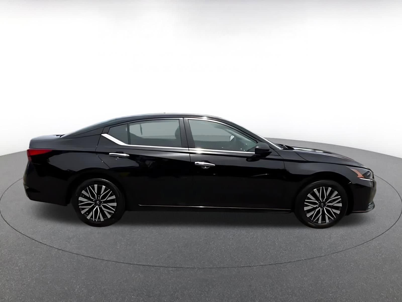 Thumbnail: 2025 Nissan Altima - 15