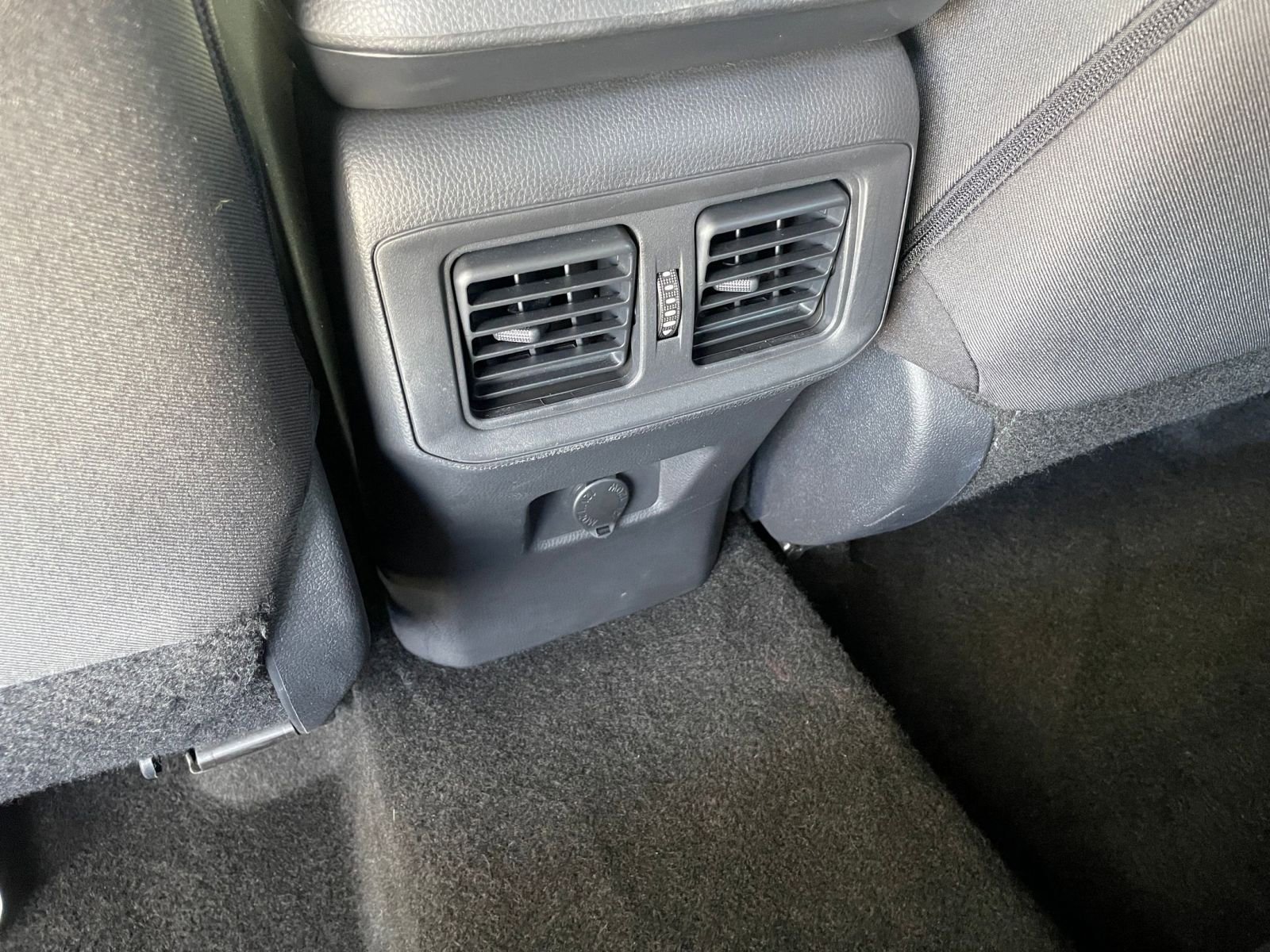 Thumbnail: 2025 Toyota RAV4 - 23