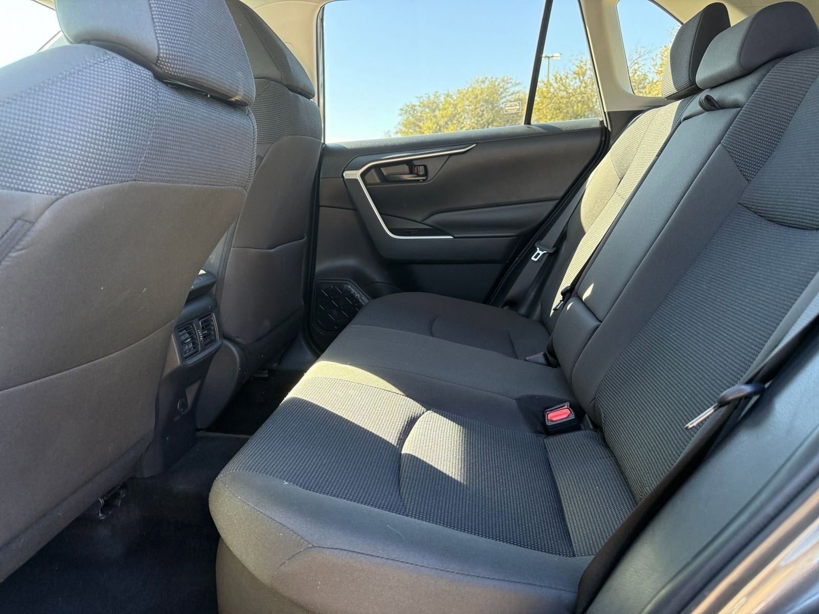 Thumbnail: 2025 Toyota RAV4 - 25