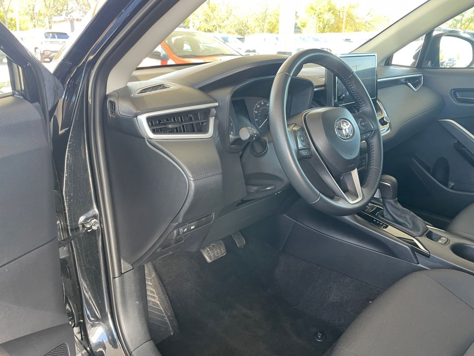 Thumbnail: 2025 Toyota Corolla Cross - 33