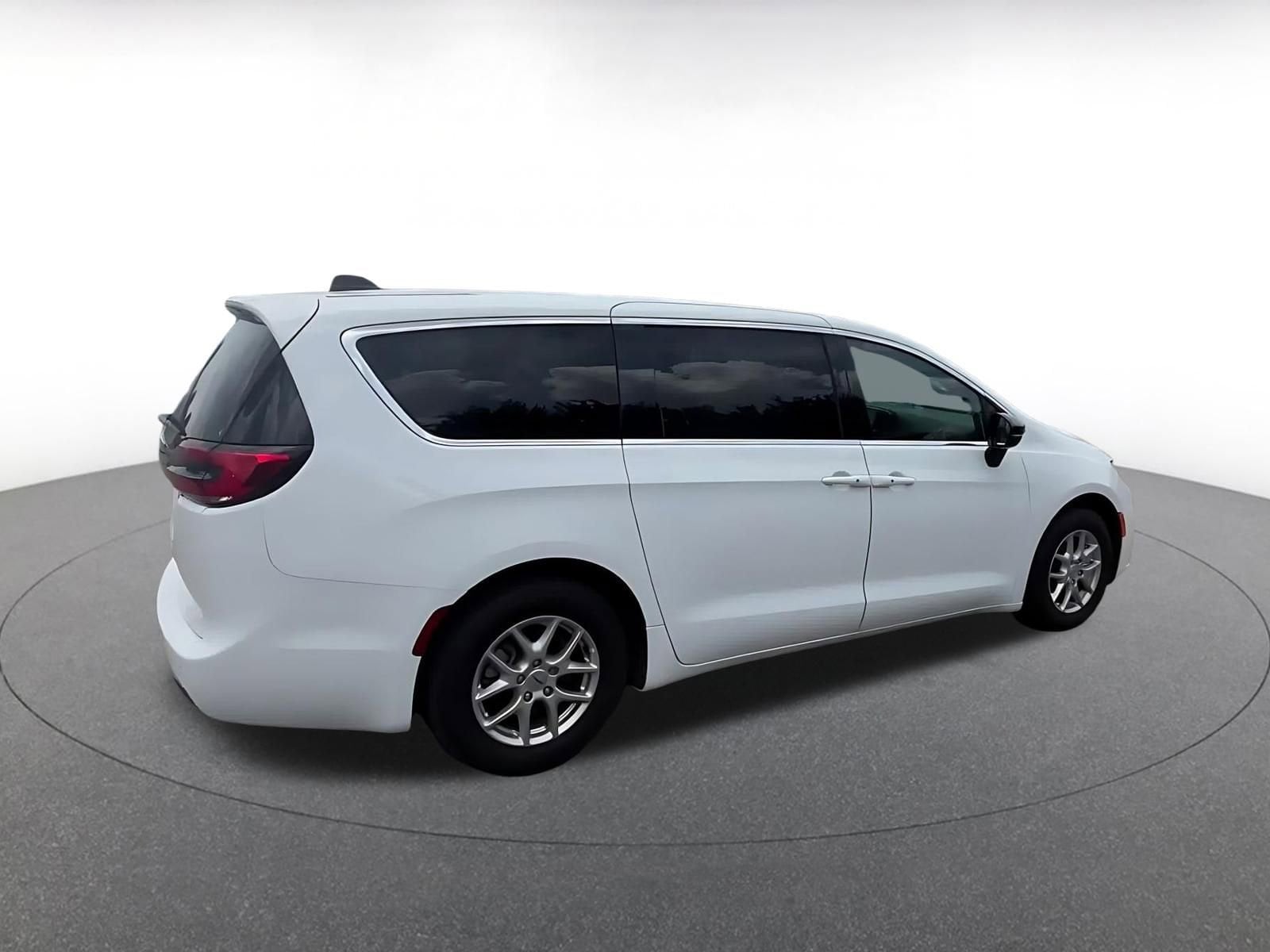 Thumbnail: 2025 Chrysler Pacifica - 14