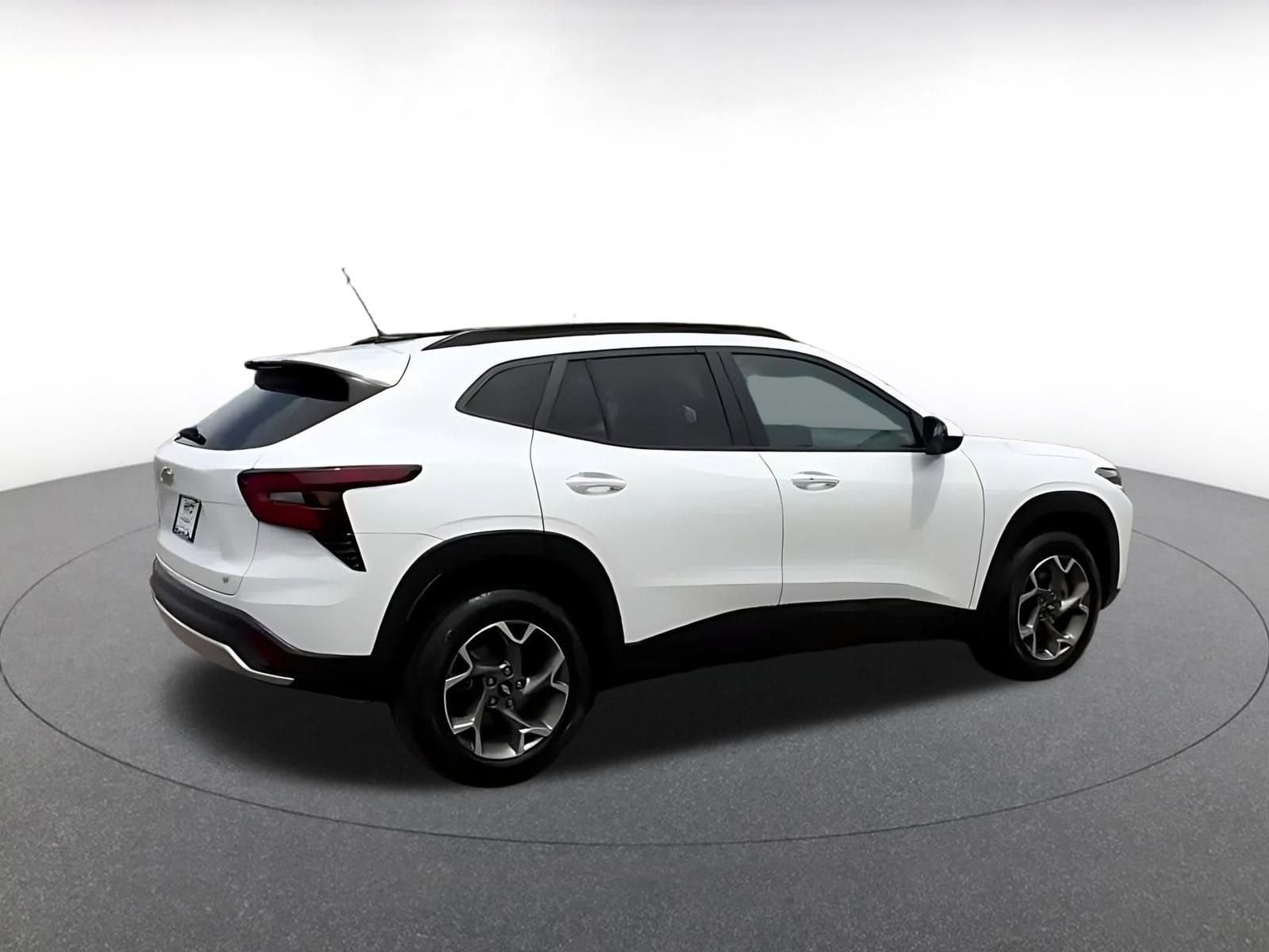 Thumbnail: 2025 Chevrolet Trax - 15