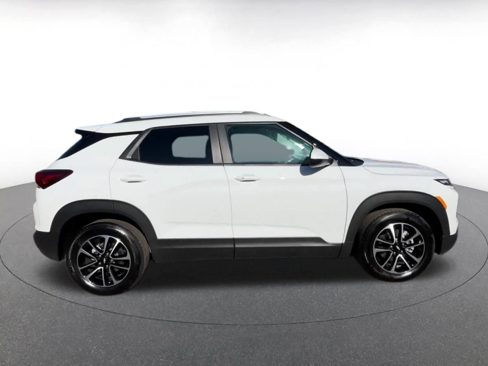 Thumbnail: 2025 Chevrolet TrailBlazer - 16