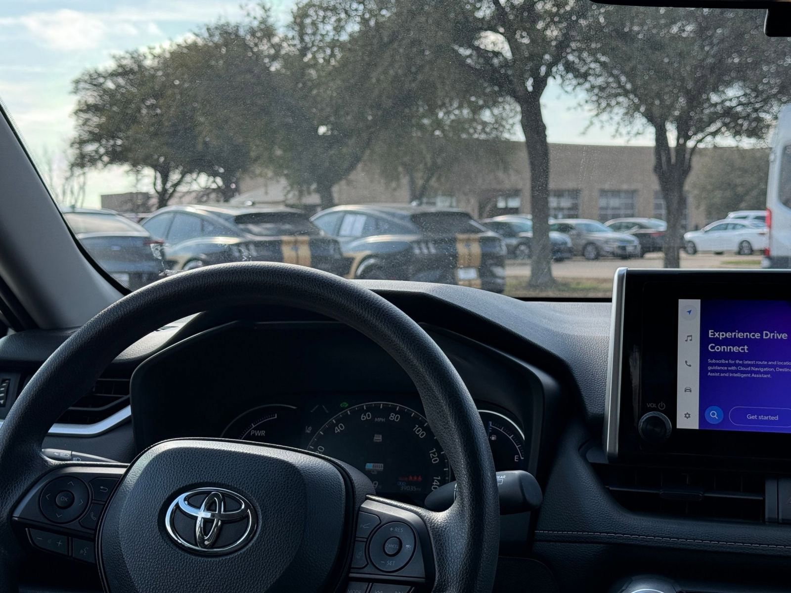 Thumbnail: 2025 Toyota RAV4 - 34