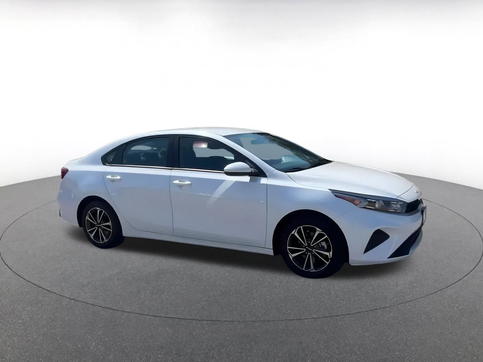 Thumbnail: 2024 Kia Forte - 2