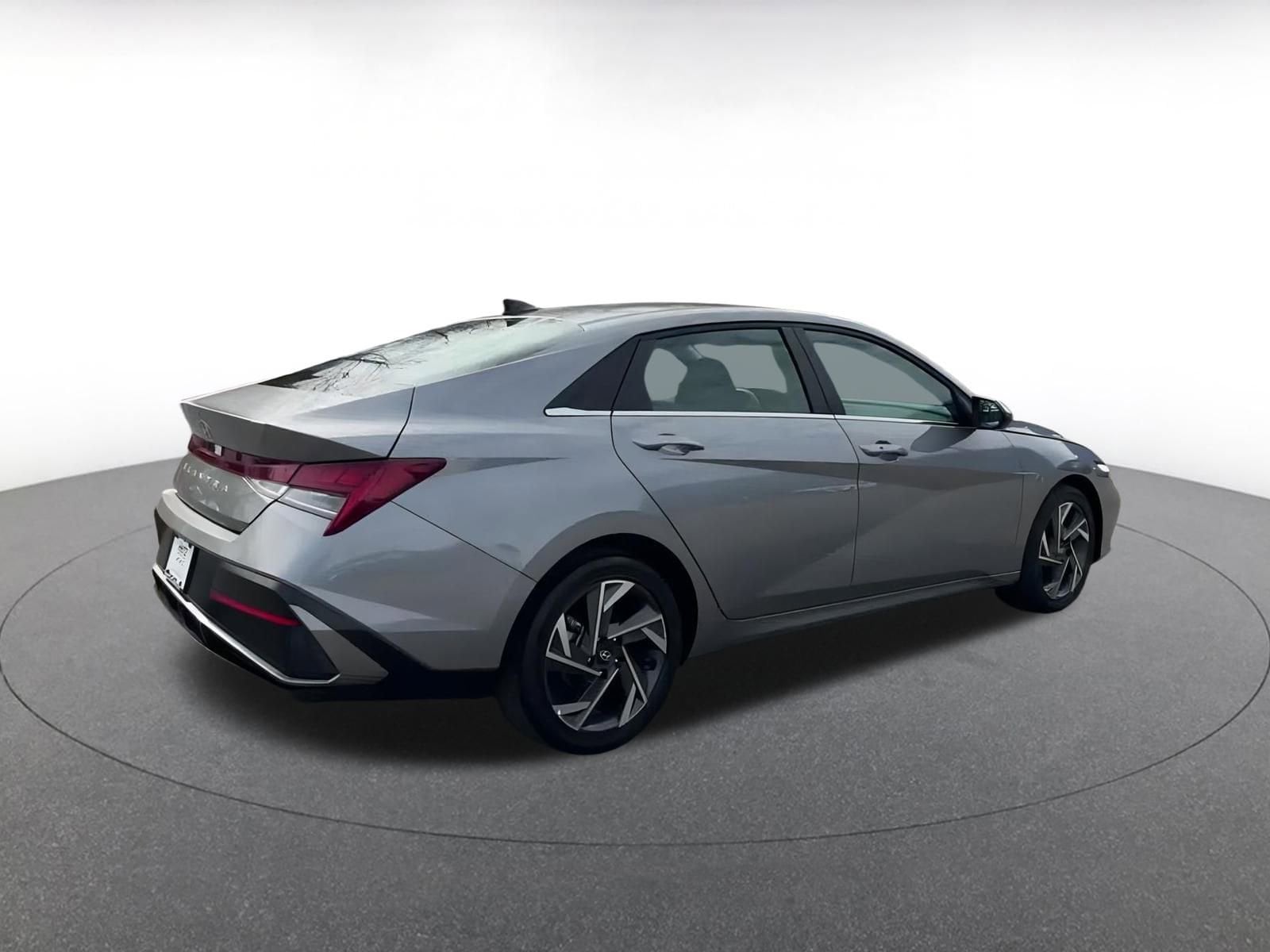 Thumbnail: 2025 Hyundai Elantra - 15