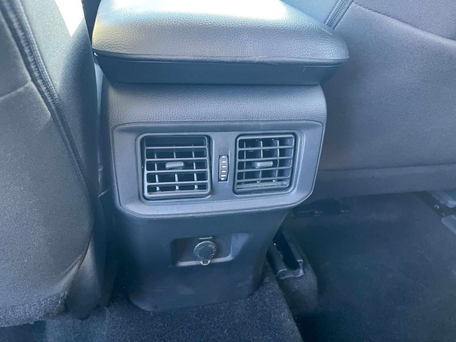 Thumbnail: 2025 Toyota RAV4 - 23