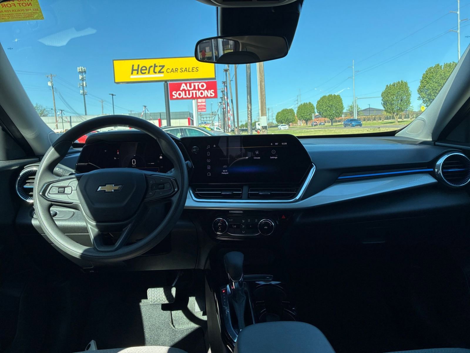 Thumbnail: 2025 Chevrolet Trax - 32